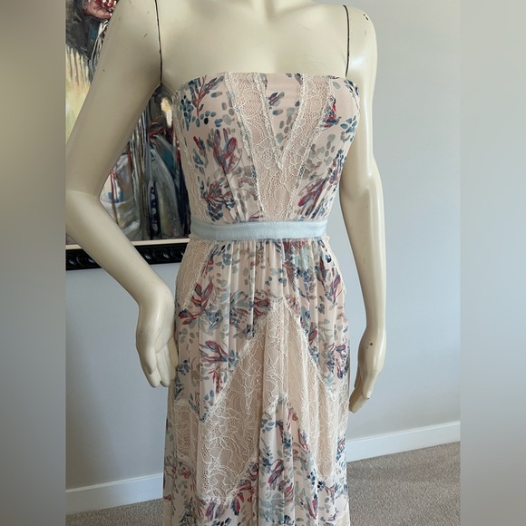 NEW BCBGMaxAzria “Elle” DewCombo Strapless Maxi Gown
Size 0 - Picture 6 of 15